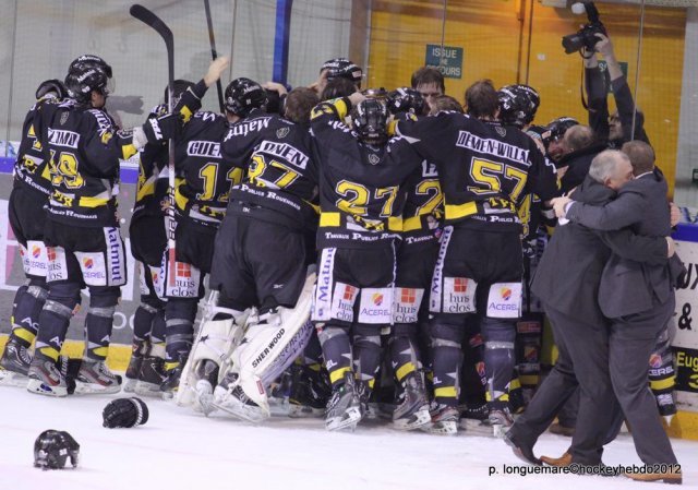 Photo hockey reportage Ils l'ont fait. GRANDIOSE.