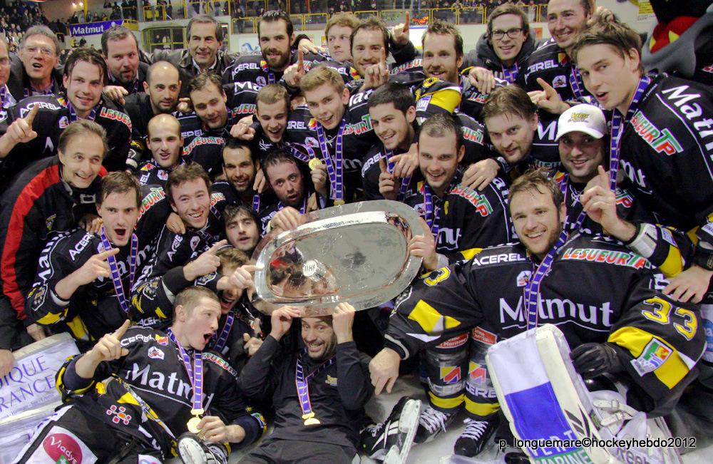 Ils l'ont fait. GRANDIOSE. — Reportage