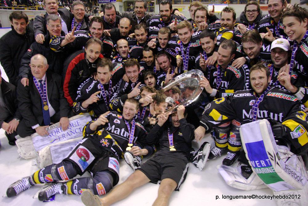 Ils l'ont fait. GRANDIOSE. — Reportage