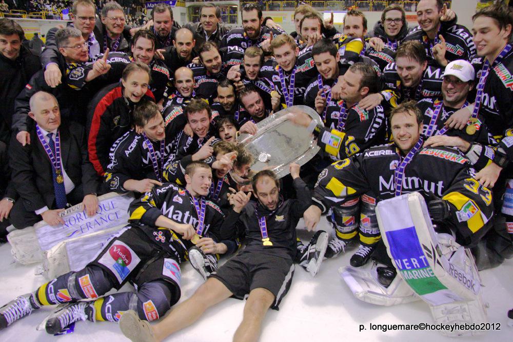 Ils l'ont fait. GRANDIOSE. — Reportage