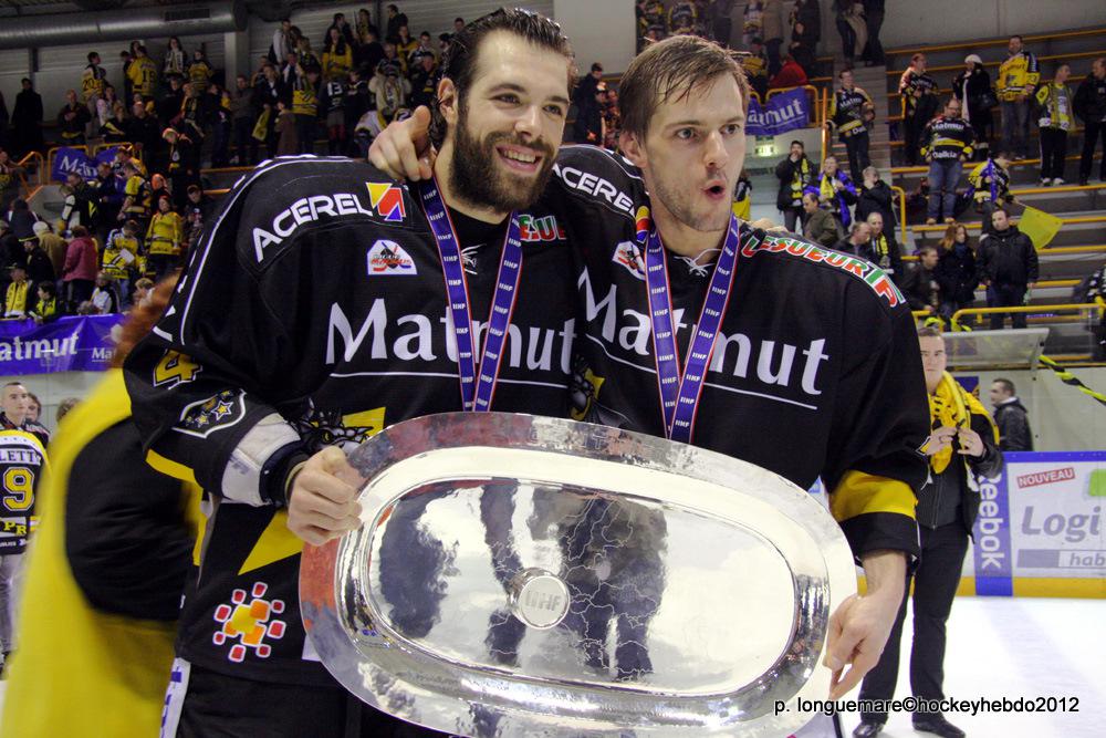 Ils l'ont fait. GRANDIOSE. — Reportage