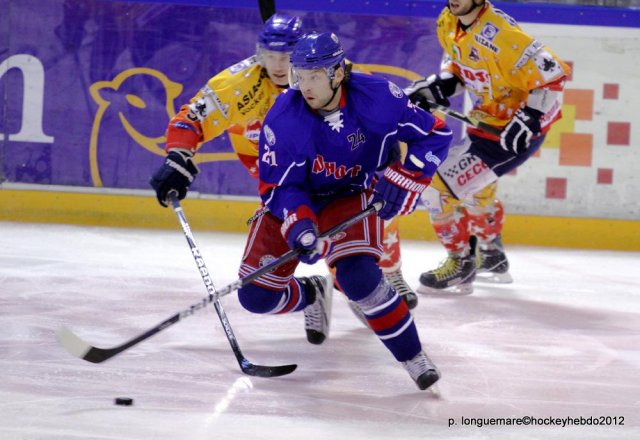 Photo hockey reportage Asiago et le réalisme de Minsk. 