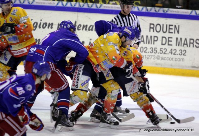 Photo hockey reportage Asiago et le réalisme de Minsk. 