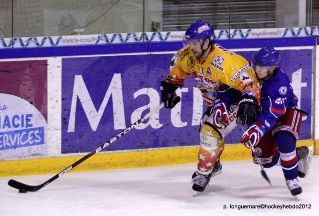 Photo hockey reportage Asiago et le réalisme de Minsk. 
