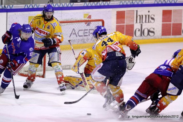 Photo hockey reportage Asiago et le réalisme de Minsk. 
