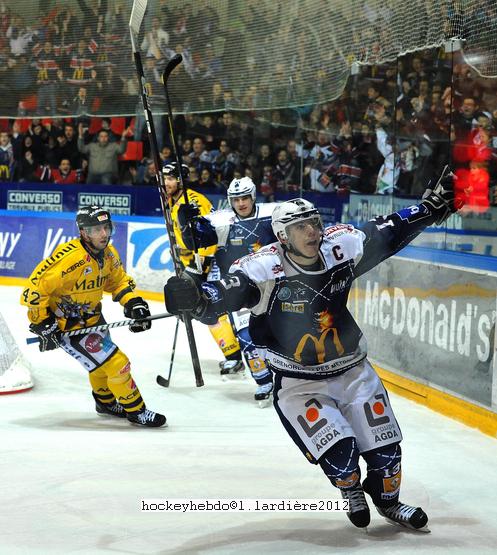 Grenoble  4 - 1 Rouen