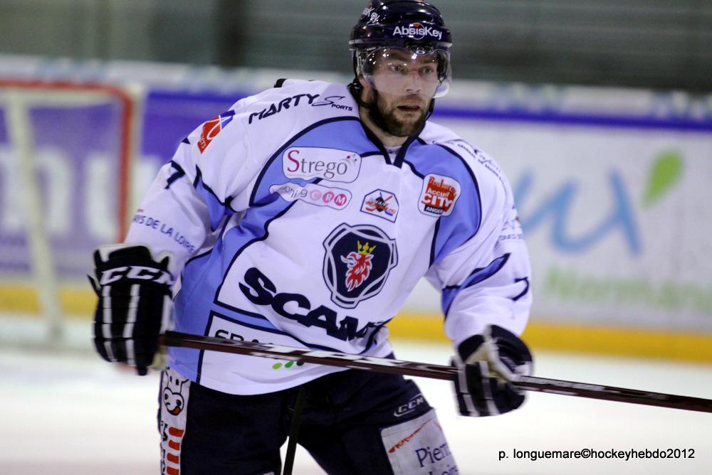 Rouen 2 - 1 Angers 