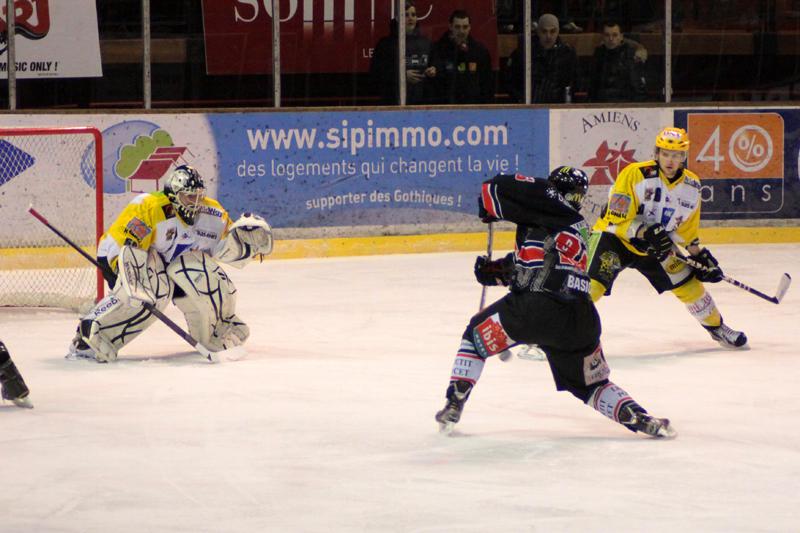 Amiens  4 - 2 Strasbourg 