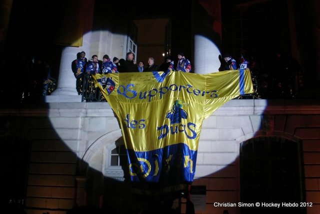 Photo hockey reportage Dijon dans la rue : Pari Gagné