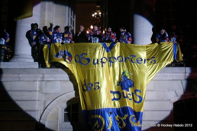 Photo hockey reportage Dijon dans la rue : Pari Gagné