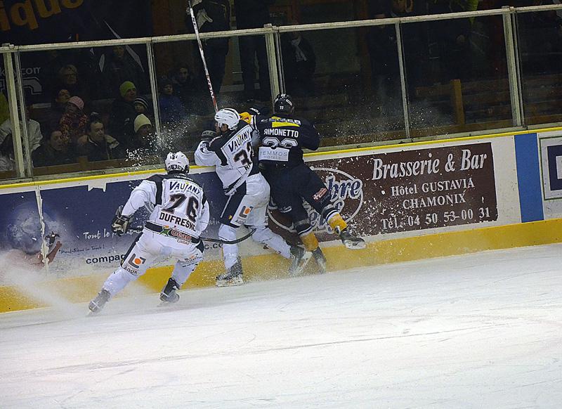 Chamonix  3 - 5 Grenoble 