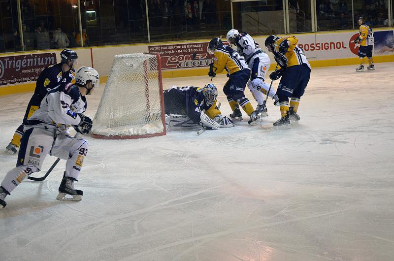 Chamonix  3 - 5 Grenoble 