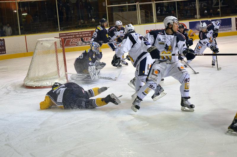 Chamonix  3 - 5 Grenoble 
