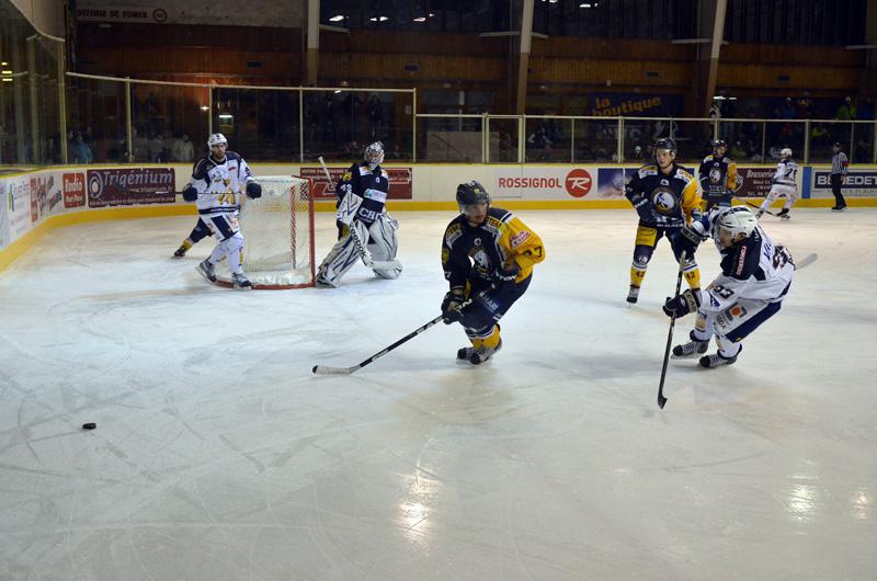Chamonix  3 - 5 Grenoble 