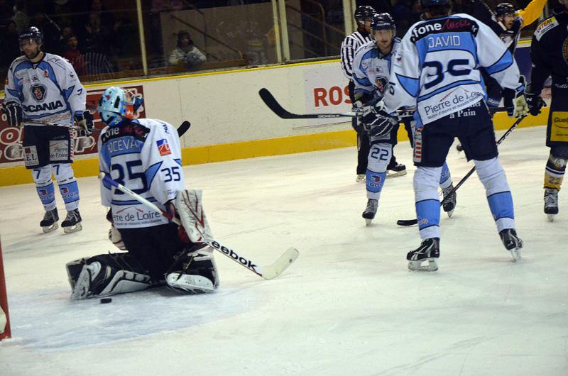 Chamonix  1 - 2 Angers 