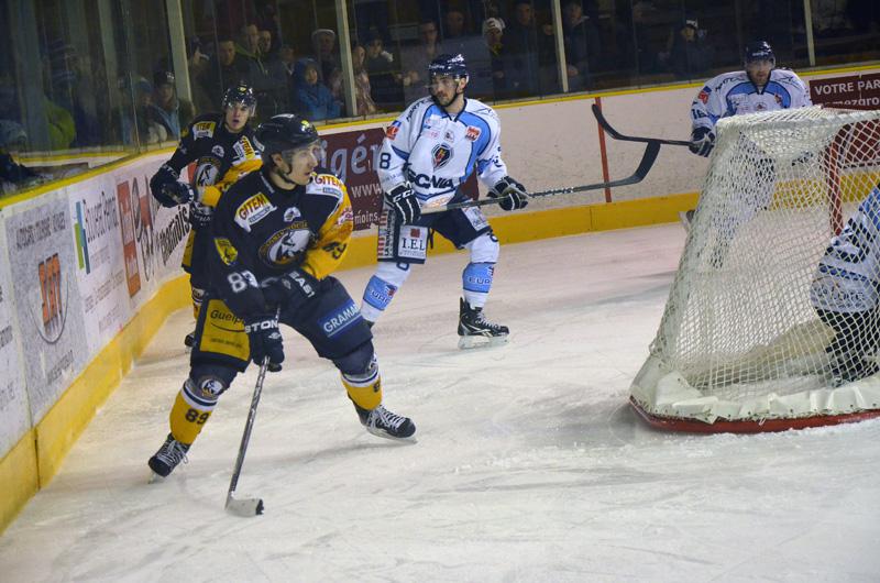 Chamonix  1 - 2 Angers 
