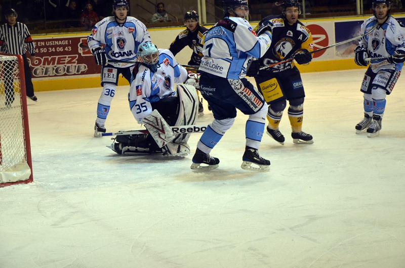 Chamonix  1 - 2 Angers 
