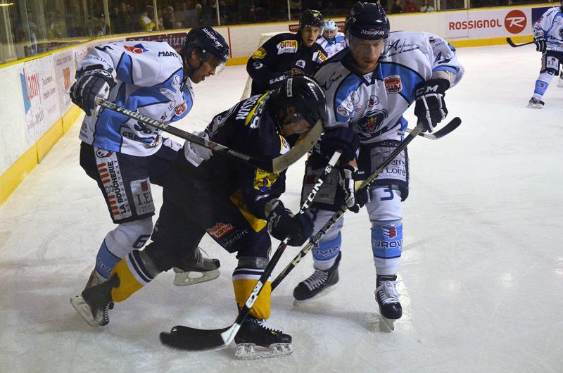 Chamonix  1 - 2 Angers 