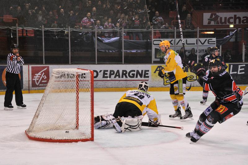 Amiens  5 - 3 Strasbourg 