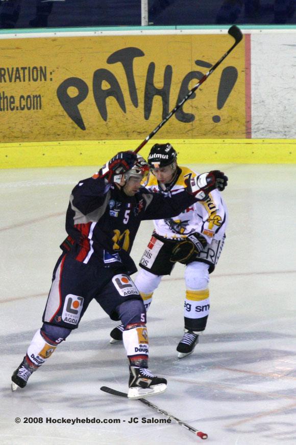 Grenoble  3 - 5 Rouen