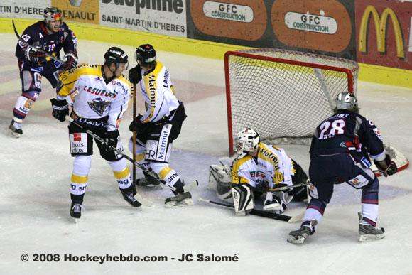 Grenoble  3 - 5 Rouen