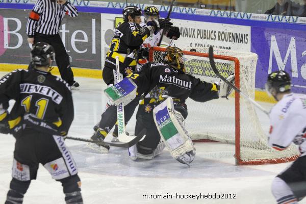 Rouen 4 - 5 Amiens 