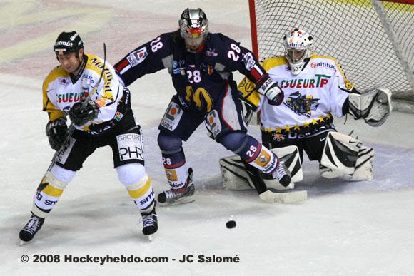 Grenoble  3 - 5 Rouen