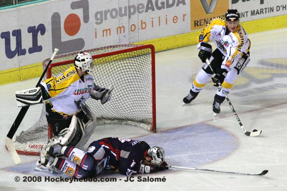Grenoble  3 - 5 Rouen
