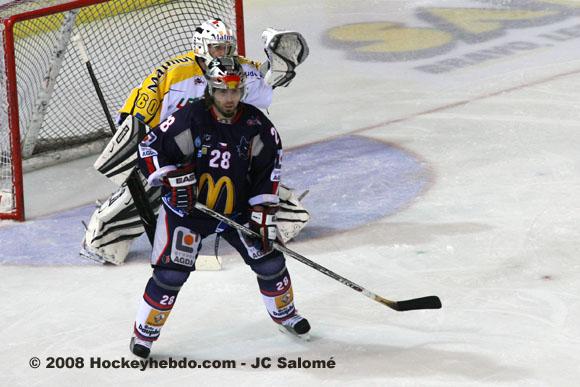 Grenoble  3 - 5 Rouen