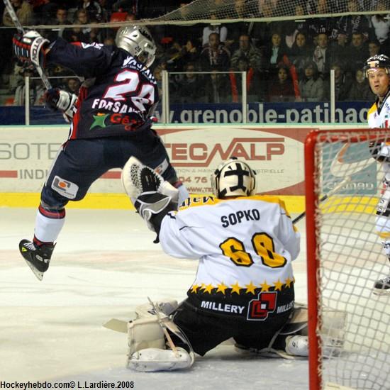 Grenoble  3 - 5 Rouen