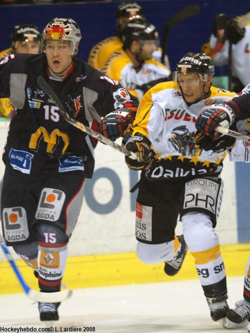 Grenoble  3 - 5 Rouen