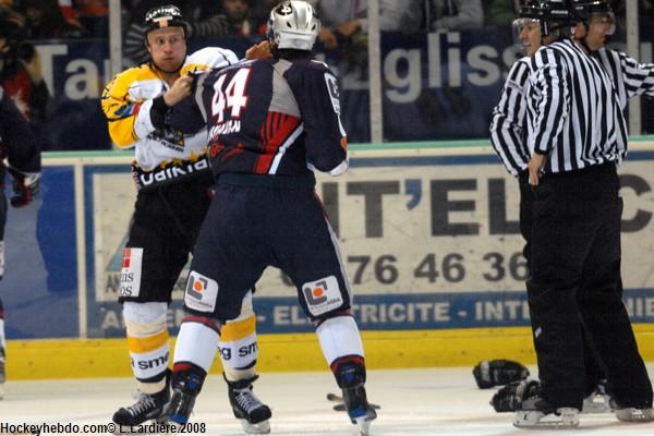 Grenoble  3 - 5 Rouen
