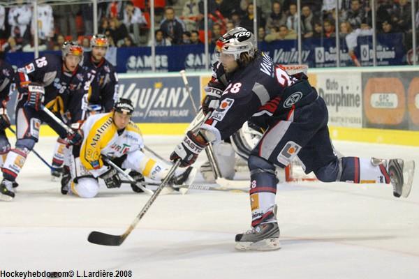 Grenoble  3 - 5 Rouen