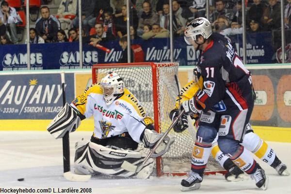 Grenoble  3 - 5 Rouen