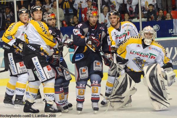 Grenoble  3 - 5 Rouen