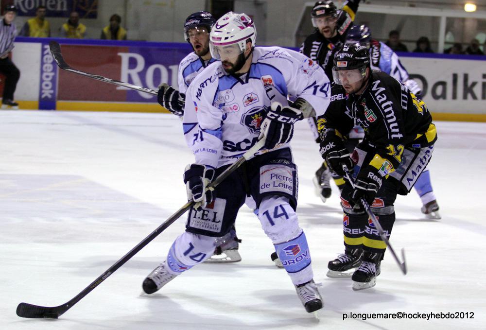 Rouen 2 - 1 Angers 