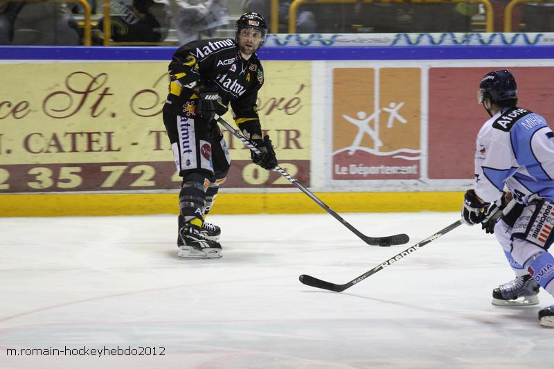Rouen 2 - 1 Angers 