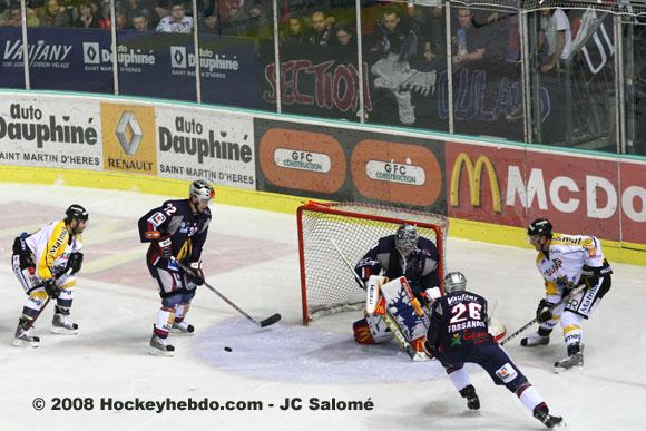 Grenoble  3 - 5 Rouen