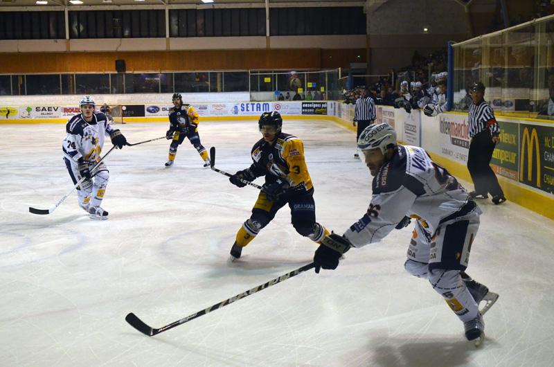 Chamonix  5 - 2 Grenoble 