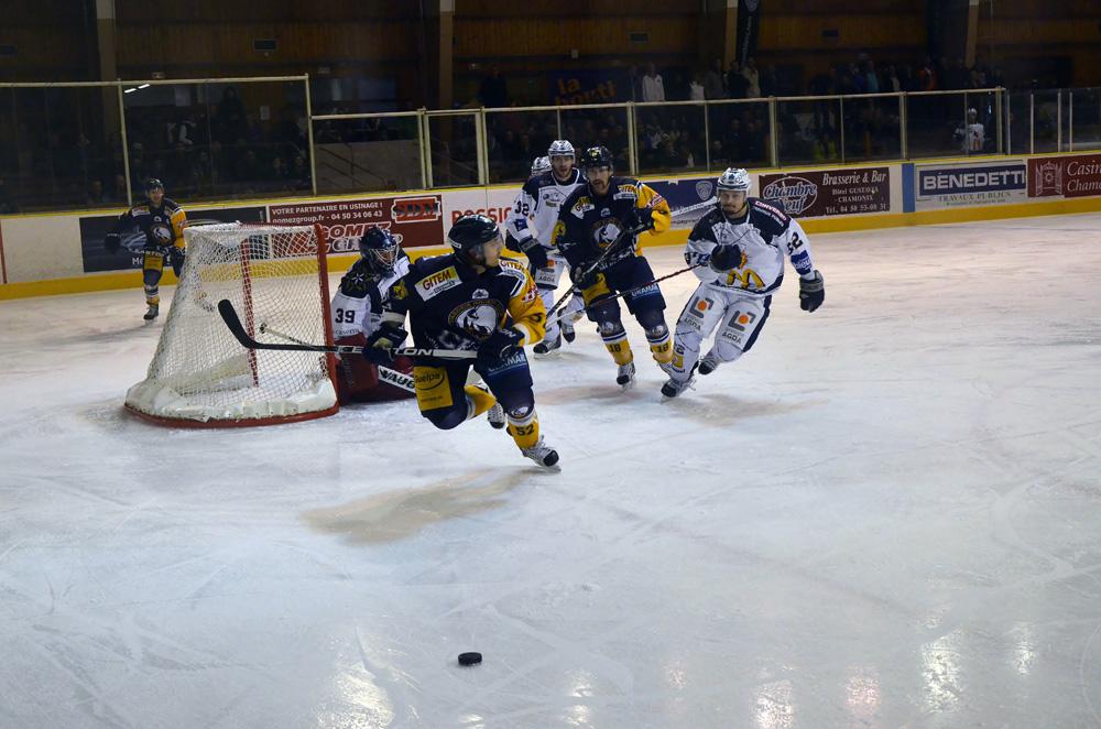 Chamonix  5 - 2 Grenoble 