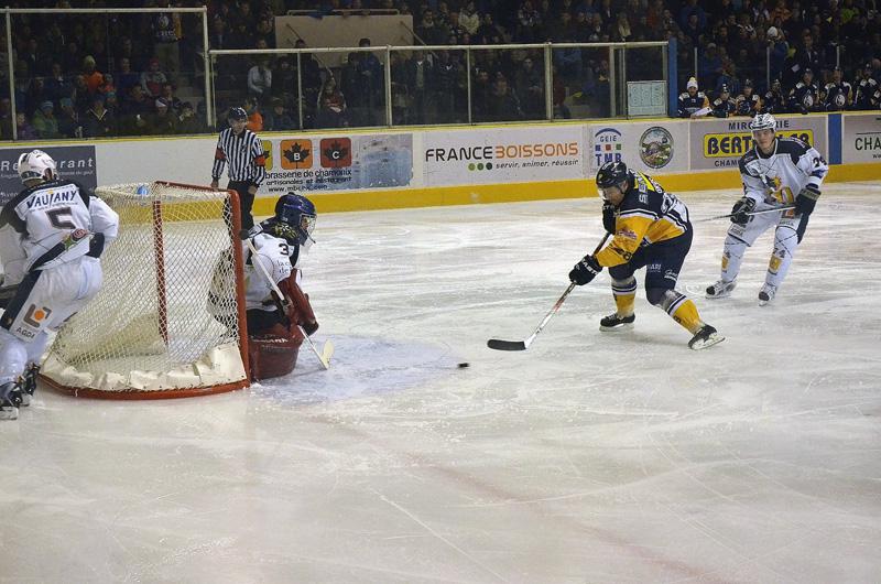 Chamonix  5 - 2 Grenoble 