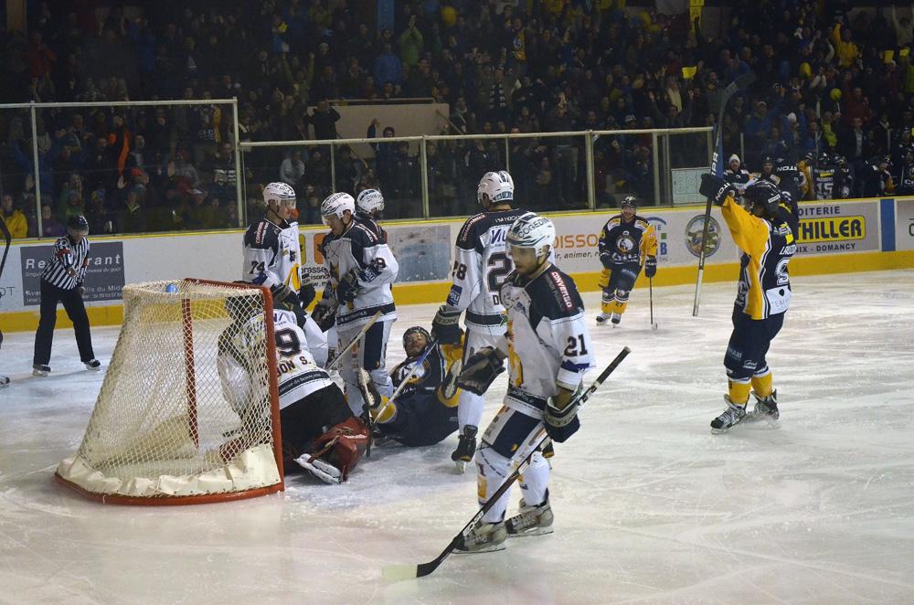 Chamonix  5 - 2 Grenoble 