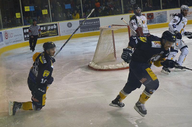 Chamonix  5 - 2 Grenoble 