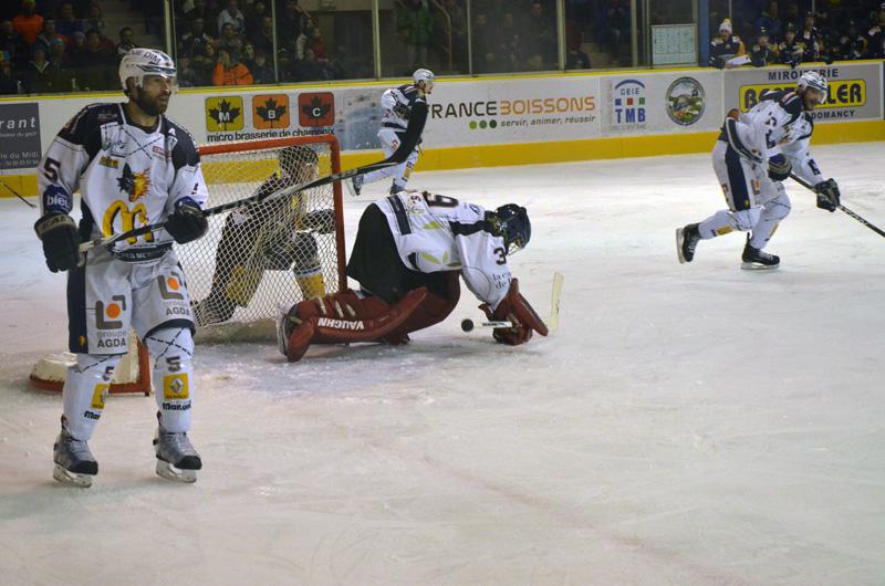 Chamonix  5 - 2 Grenoble 