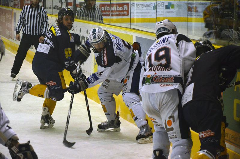 Chamonix  5 - 2 Grenoble 