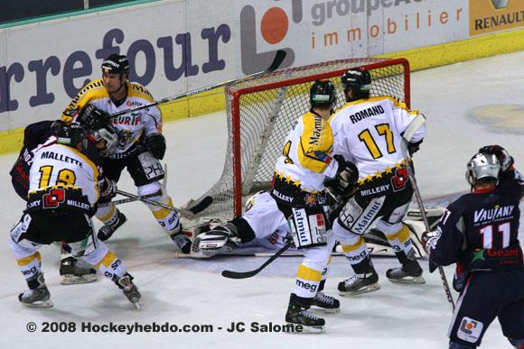 Grenoble  3 - 5 Rouen