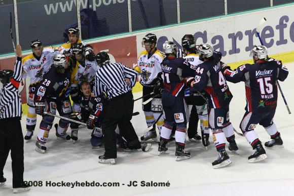 Grenoble  3 - 5 Rouen