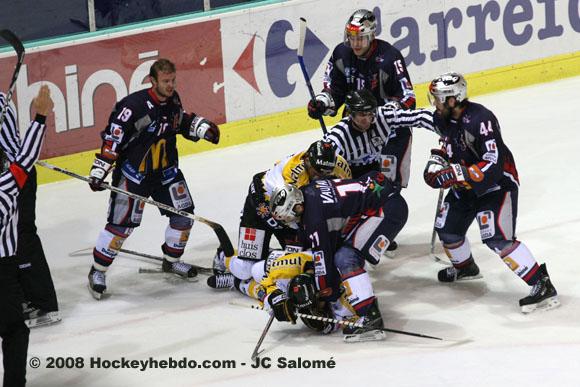Grenoble  3 - 5 Rouen