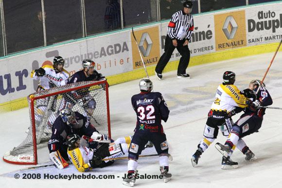 Grenoble  3 - 5 Rouen