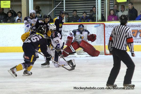 Chamonix  3 - 4 Grenoble 